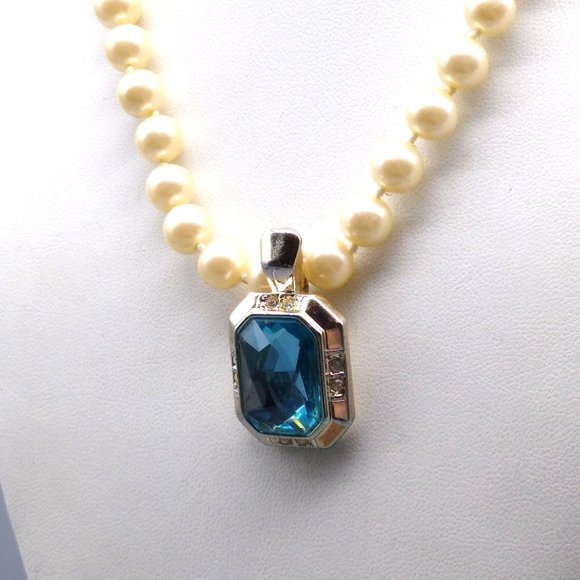 Vintage Avon Pearls with Blue Crystal Enhancer Pendant, Classy Necklace - Picture 1 of 7
